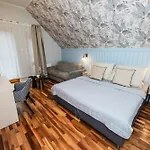 Bagoly-ko Panzio - Matra Turakoezpont Bed & Breakfast
